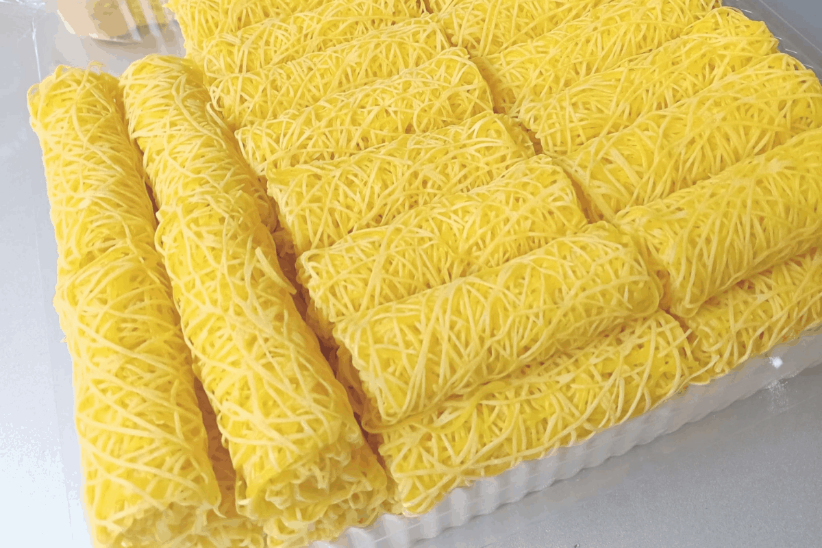 3 Resepi Roti Jala (Lembut, Sedap & Tahan Lama, Ikut Sukatan Cawan)