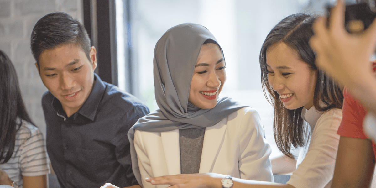 20 Kesan Pengaruh Rakan Sebaya (Positif dan Negatif)